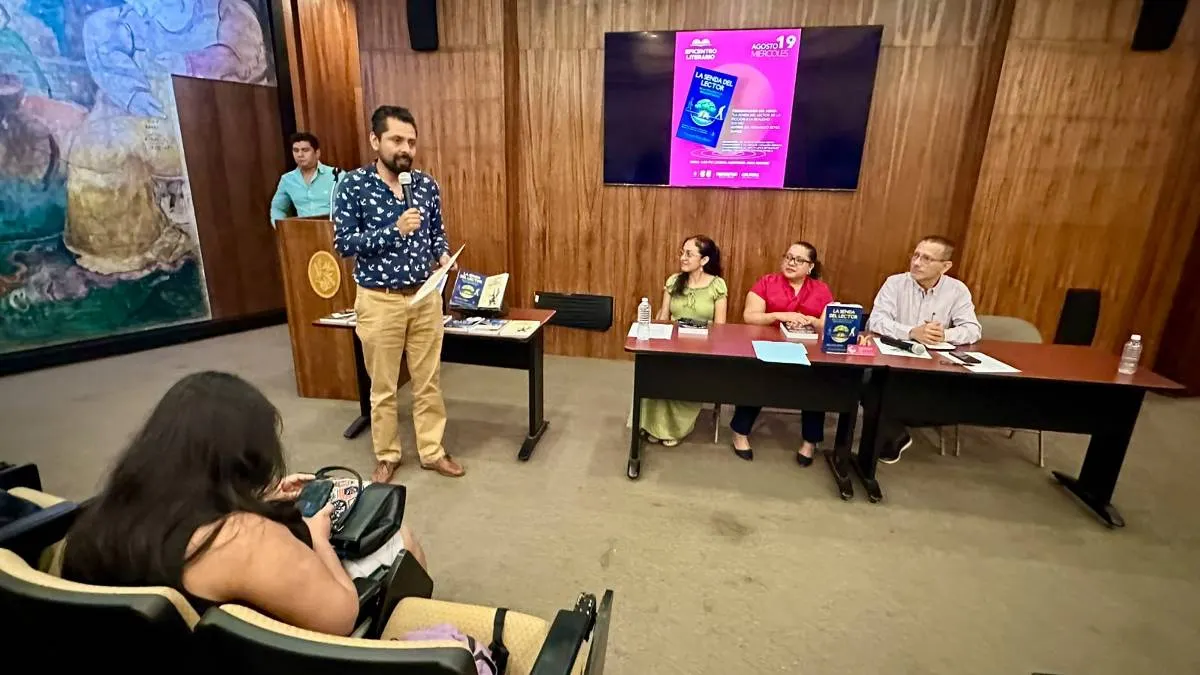 Leticia Lozano abre espacio para libros y escritores de Acapulco