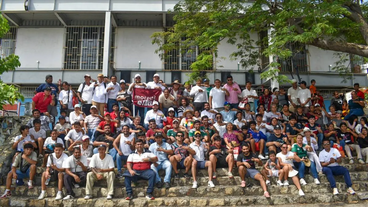 Vecinos de Fovissste respaldan a Esthela Damián durante recorrido por Acapulco