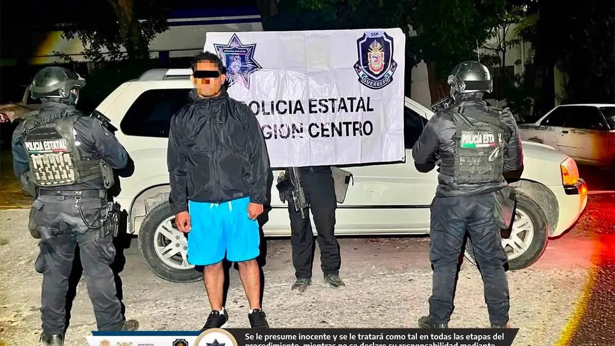 Detienen a dos hombres en Chilpancingo; uno llevaba probable cristal y otro un auto robado