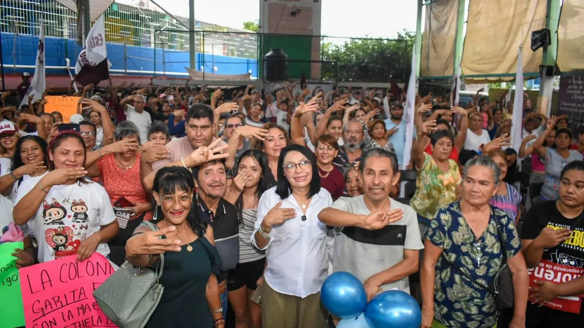 Con respaldo de vecinos, Esthela Damián encabeza asamblea de Morena en La Garita