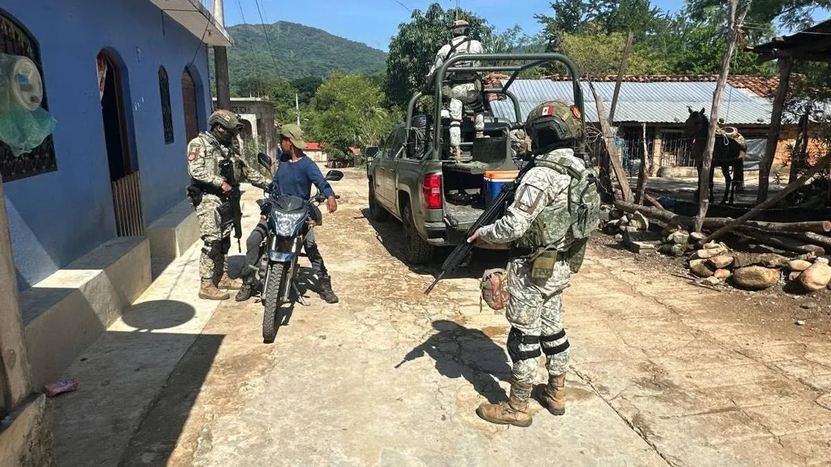 Habitantes acusan que el crimen los obliga a expulsar al Ejército en Jaleaca, Guerrero
