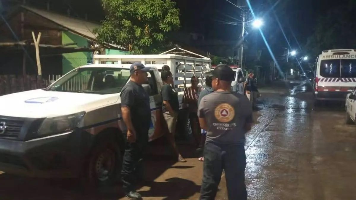 Lluvias dejan 25 viviendas afectadas y 35 personas refugiadas en Coyuca de Benítez