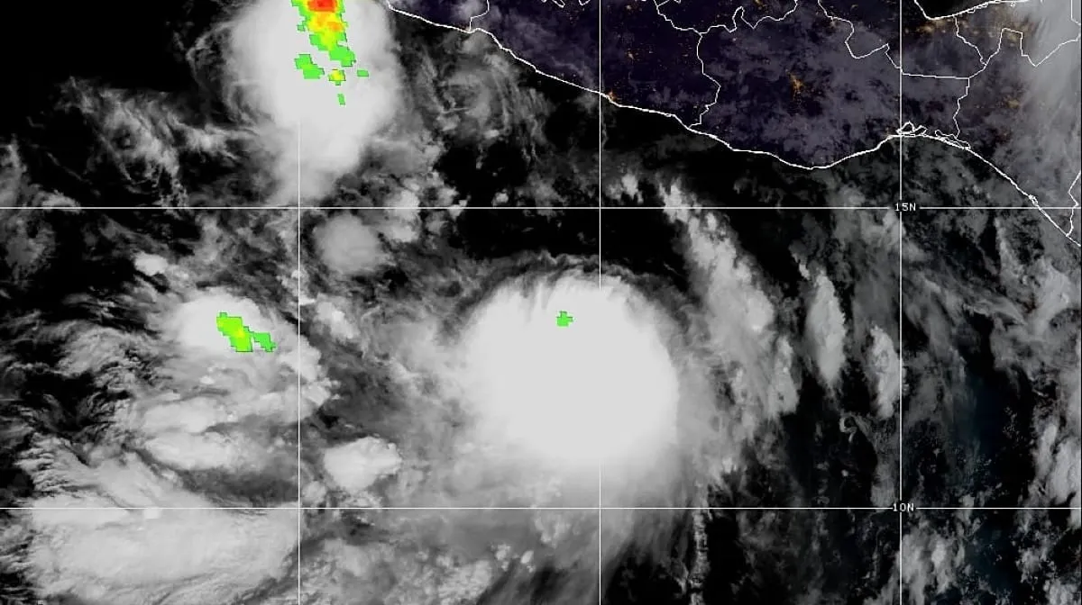 Tormenta Rachel avanza al sur de Guerrero y podría convertirse en huracán