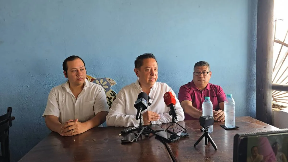 Reconoce Pablo Amílcar trayectoria de Beatriz Mojica en Morena