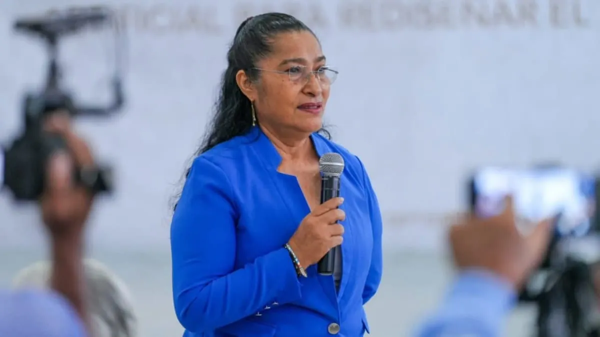 Abelina López destaca recuperación turística de Acapulco tras Otis