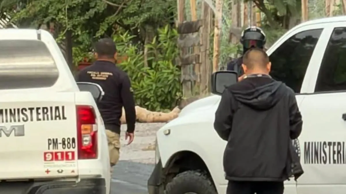 Decapitan a un hombre y abandonan su cuerpo en carretera de Chilpancingo; dejan cartulina con mensaje