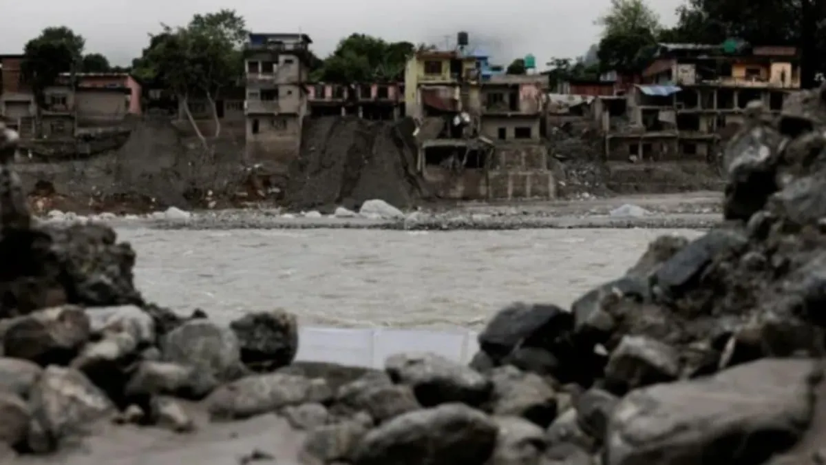 Fuertes lluvias ya dejan 21 muertos y agravan la emergencia en Nepal; continúan los deslaves y las inundaciones