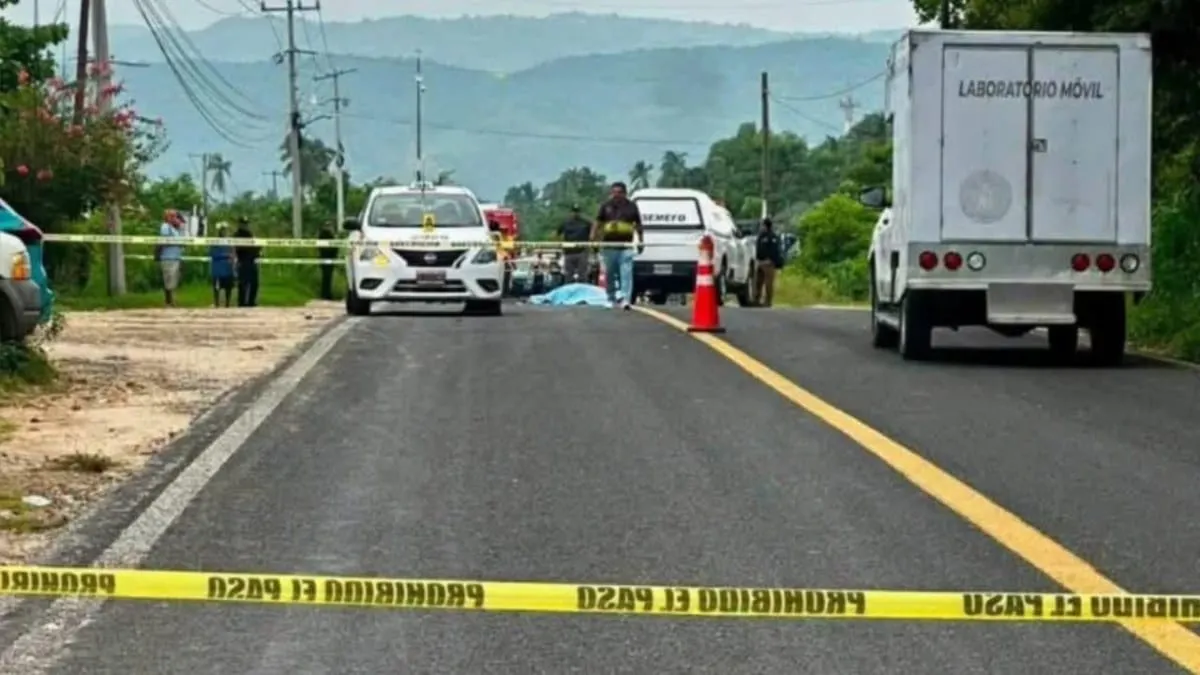 Mujer pierde la vida tras ser arrollada por un taxi en Coyuca de Benítez