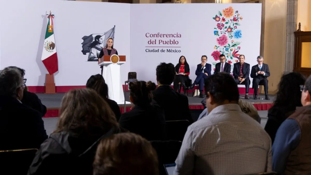 Rumbo a 2027: Sheinbaum minimiza el bloque PRI-PAN tras la reunión de Fox y Alito Moreno.