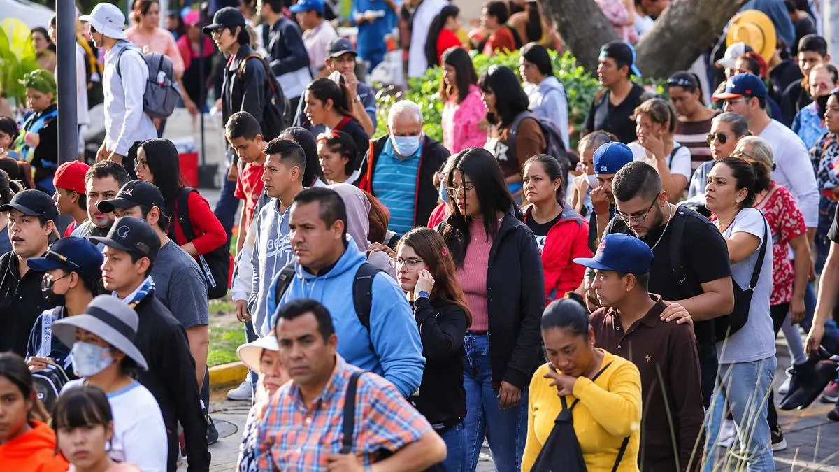 México supera los 130 millones de habitantes; población envejece y nacen menos hijos