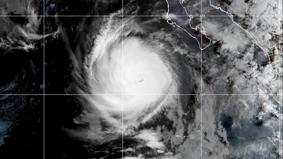 Polo apunta hacia Baja California Sur y extiende su amenaza a 17 estados