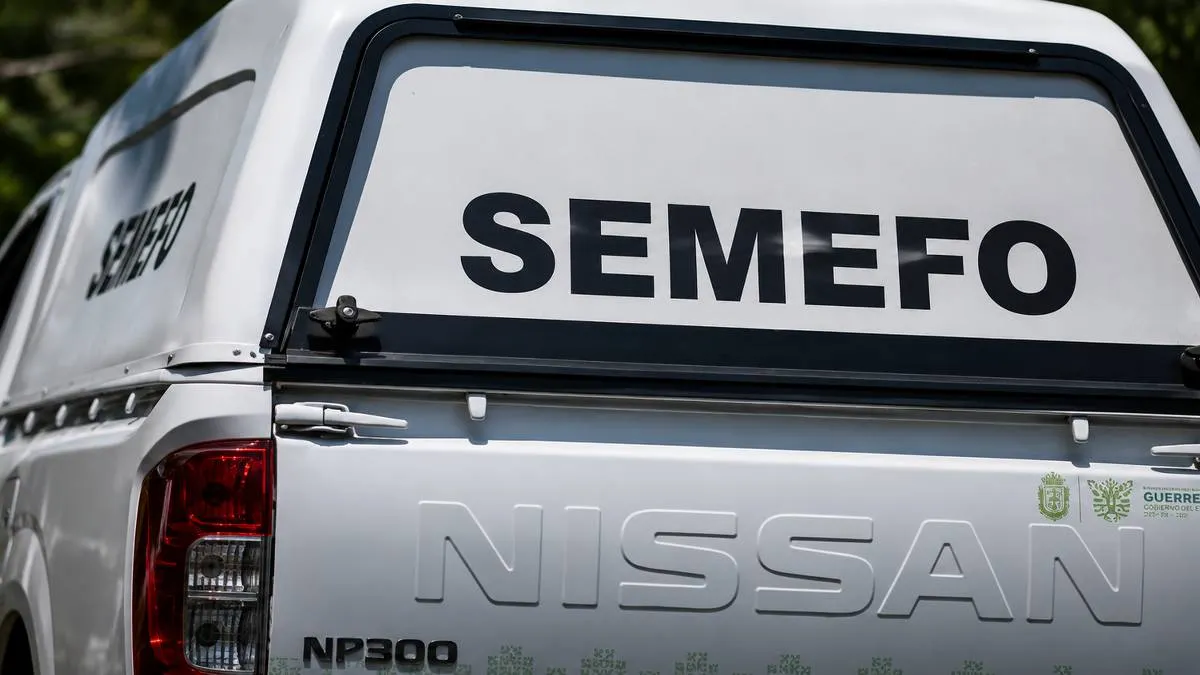 Familias revisan el Semefo de Chilpancingo en busca de desaparecidos
