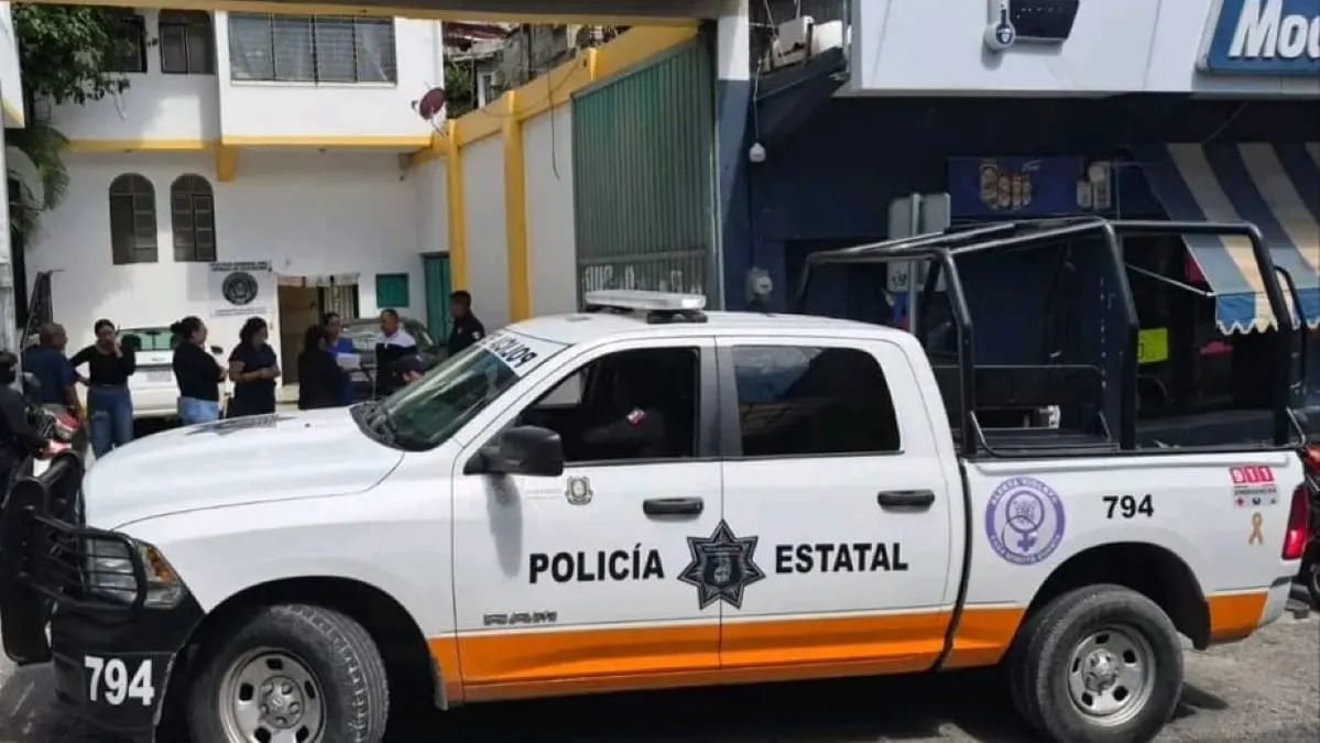 “Si lo dejan libre, me va a matar”: mujer denuncia agresión de su expareja afuera de una primaria en Chilpancingo