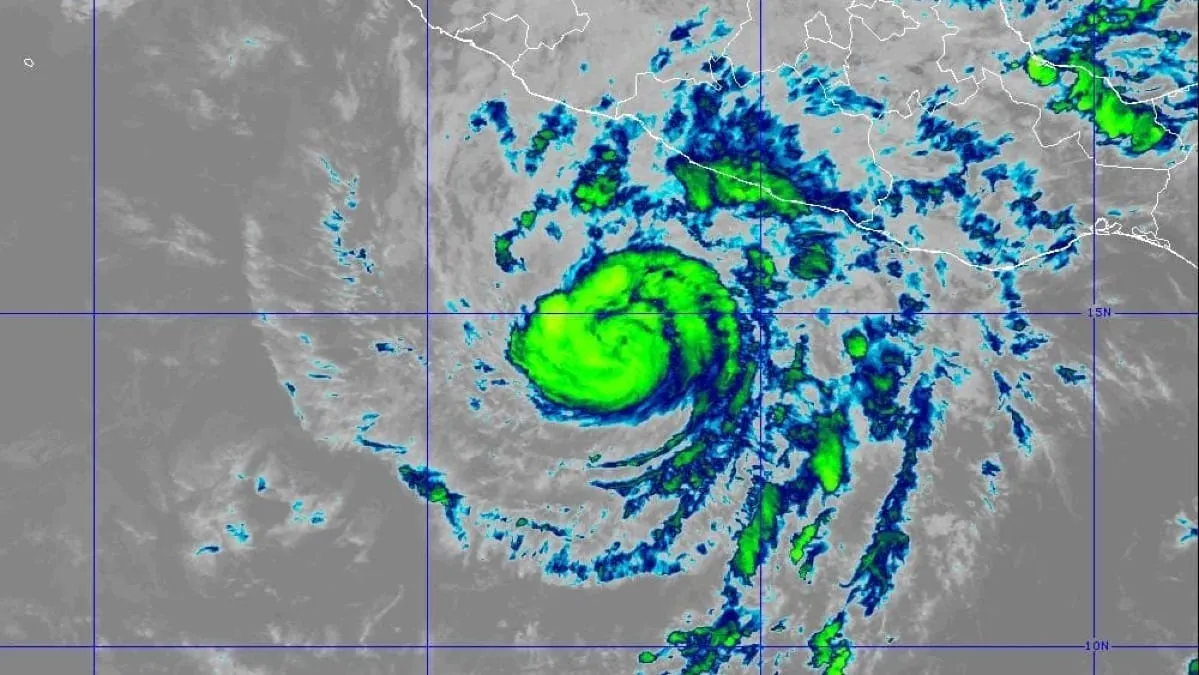 Se debilita Trudy a huracán categoría 1; sigue el riesgo de inundaciones en Guerrero y Michoacán