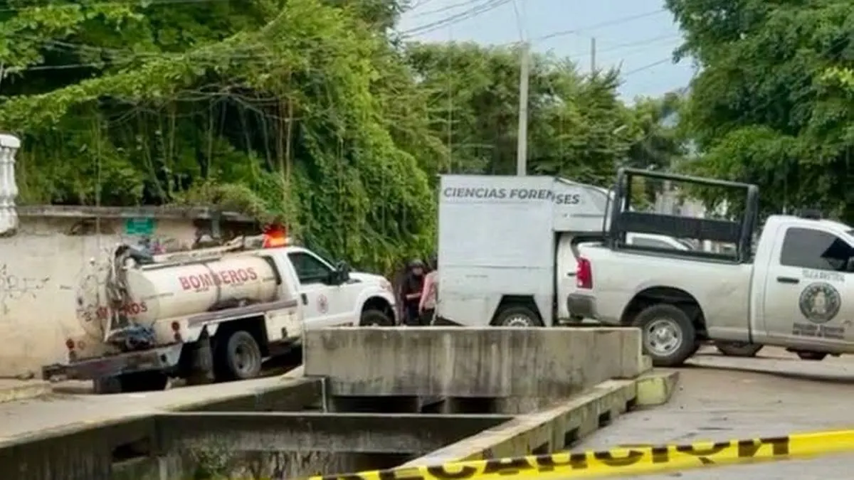 Hallan a dos hombres sin vida dentro de un canal pluvial en la Postal de Acapulco
