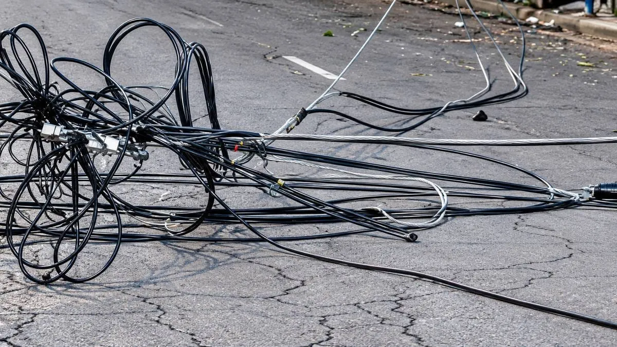 Propone Congreso retirar cables en desuso de las calles de Guerrero
