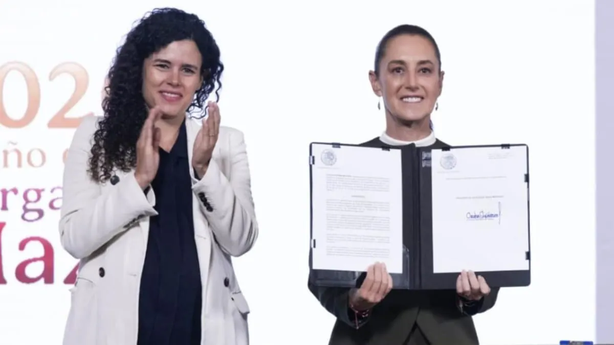 Firma Sheinbaum decreto para blindar a menores de violencia y abuso en plataformas digitales