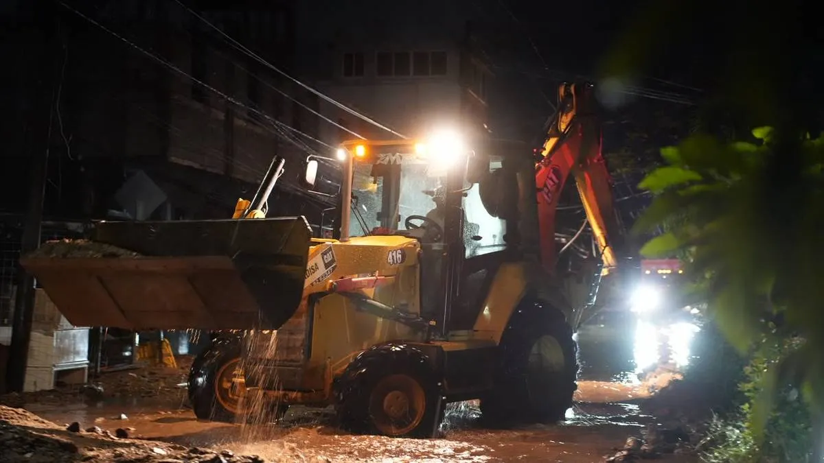 Fonatur despliega operativo de limpieza tras las lluvias en Acapulco