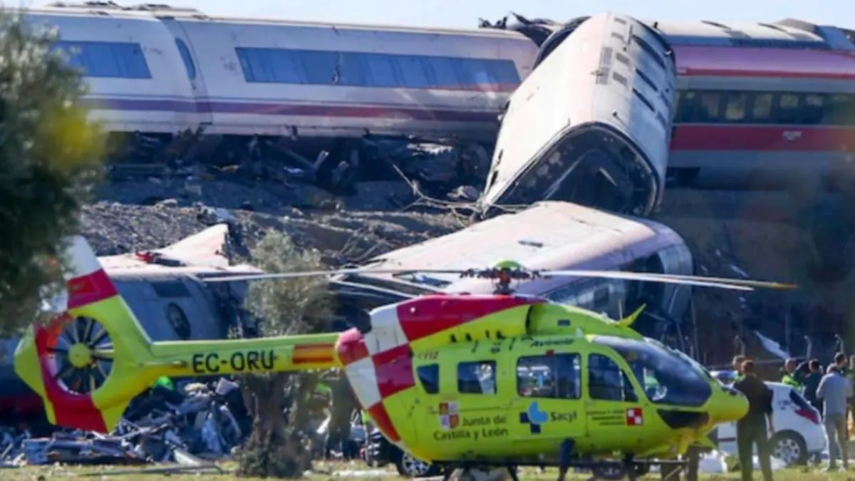 México ofrece apoyo consular a sus ciudadanos tras choque de trenes en España que deja 64 muertos