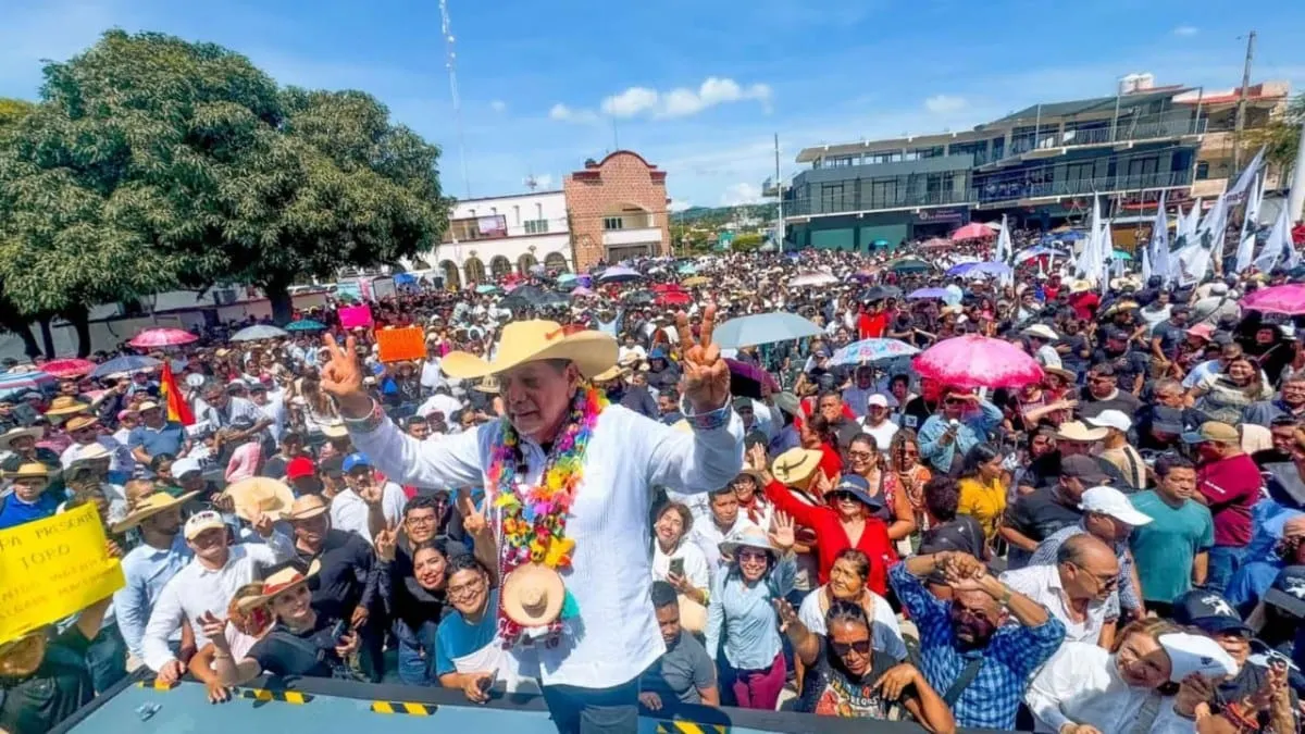 Reanuda Félix Salgado recorrido por Guerrero; llama en Ometepec a defender la soberanía nacional