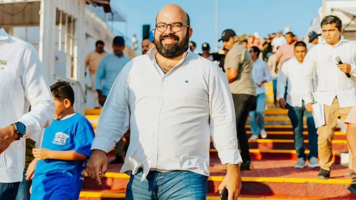 Renuncia oficial mayor a Finanzas de Guerrero para buscar a alcaldía de Acapulco