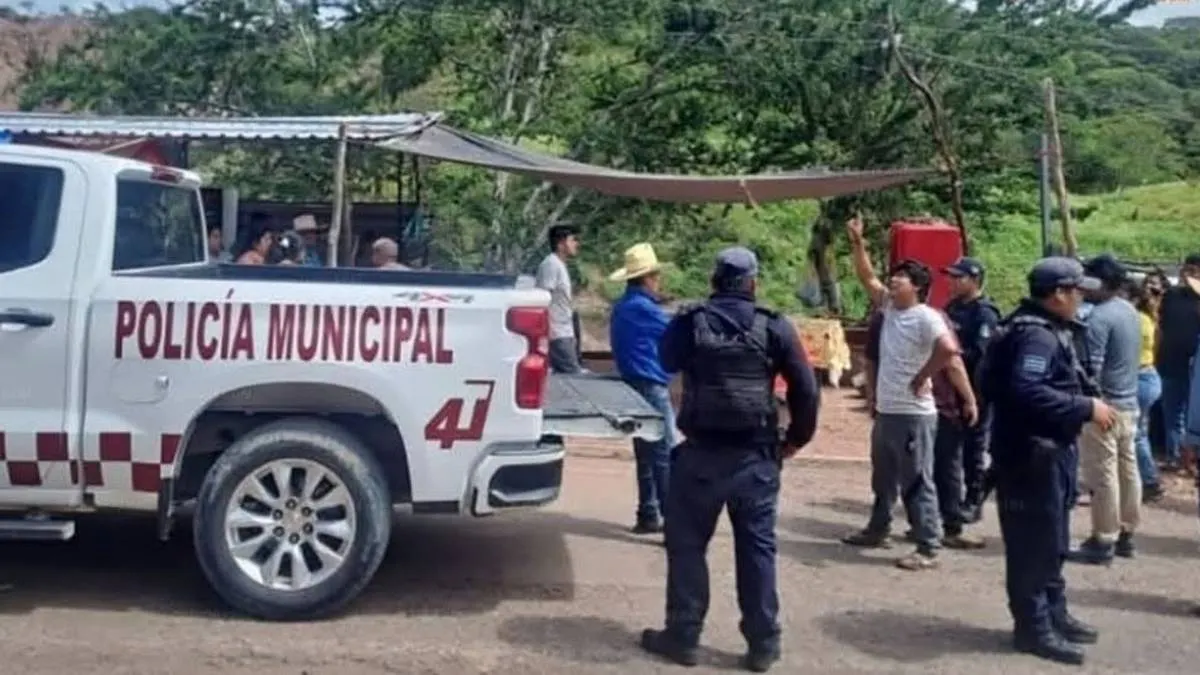 Matan a matrimonio que vendía cocos en La Montaña de Guerrero; hieren a sus hijos de 8 y 18 años