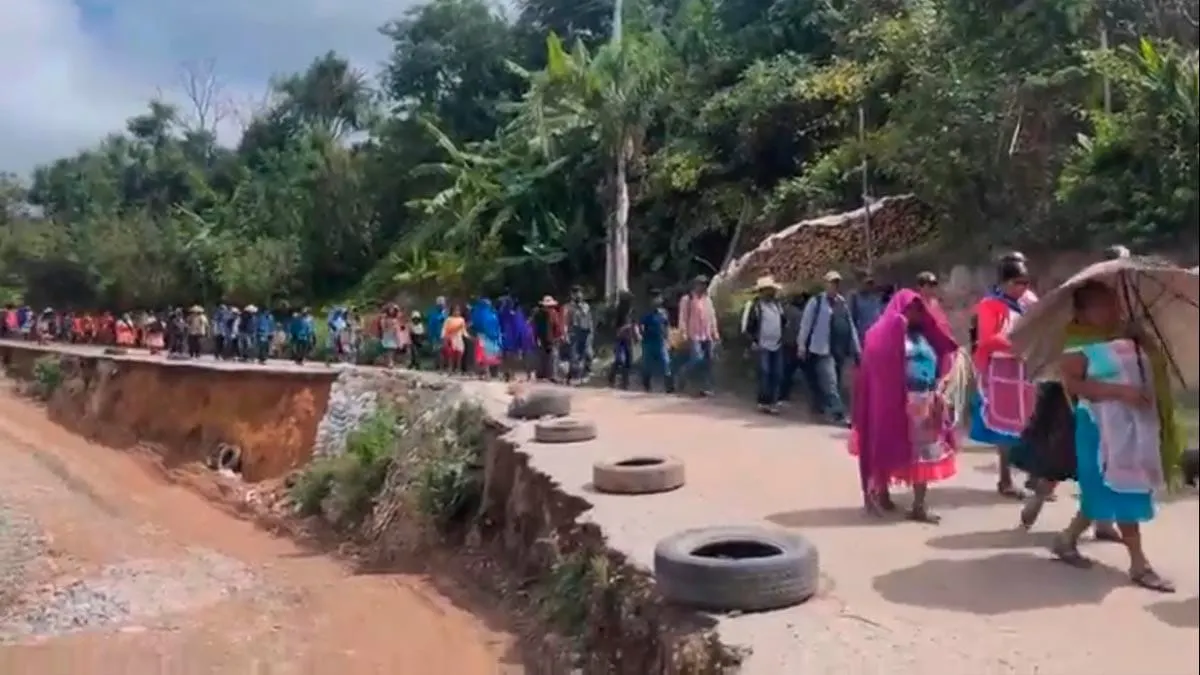 Marchan en Alcozacán, Guerrero, para exigir libertad de Sixto Mendoza y Jesús Plácido