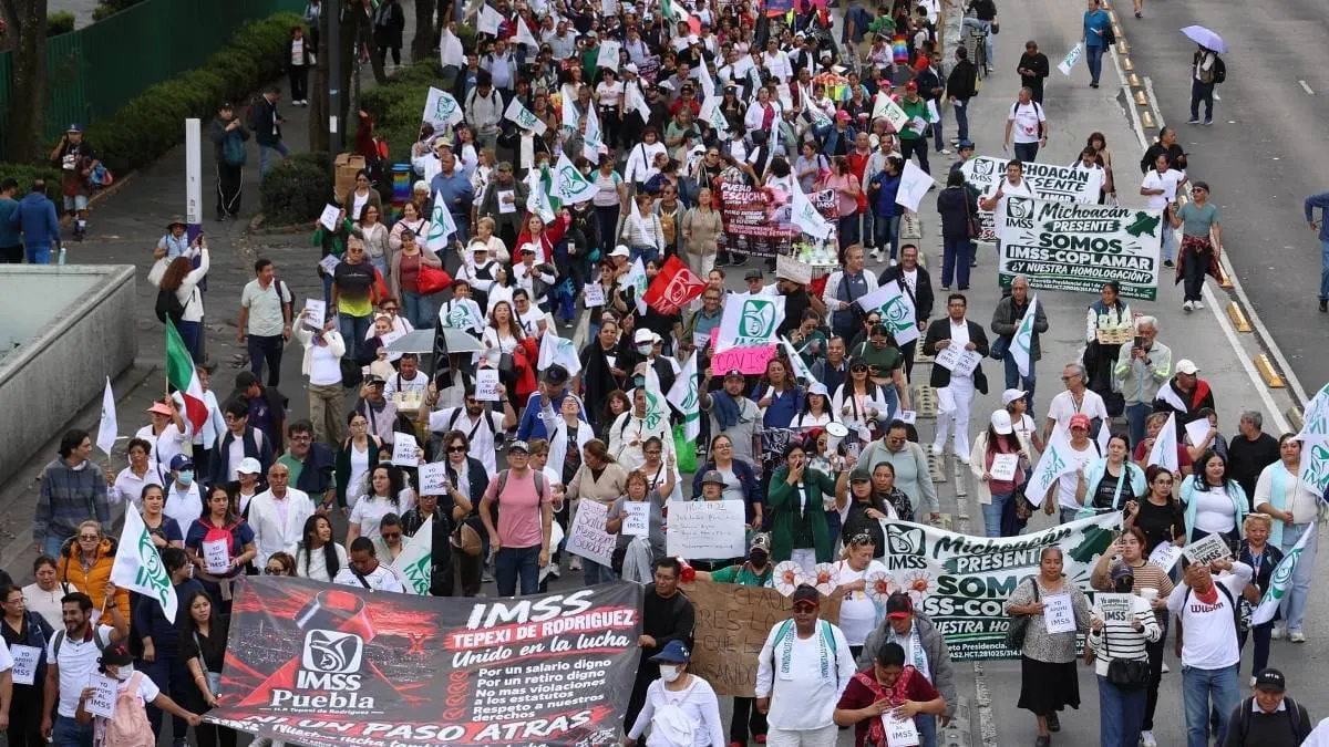 Trabajadores del IMSS rechazan aumento de 8% y anuncian nuevas movilizaciones nacionales