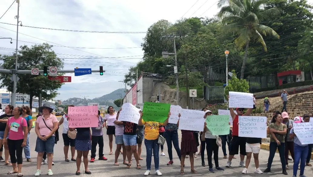 Acapulco: bloquean frente al Ayuntamiento por fallas en servicio electrico de un kinder