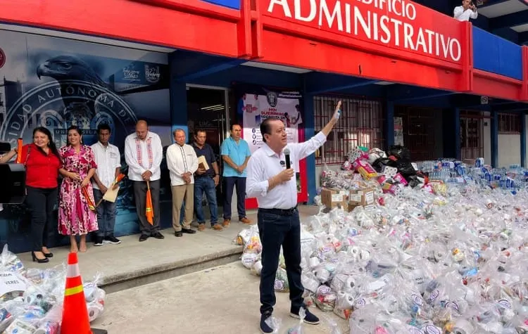 Dona la UAGro 5 mil víveres a damnificados por Max