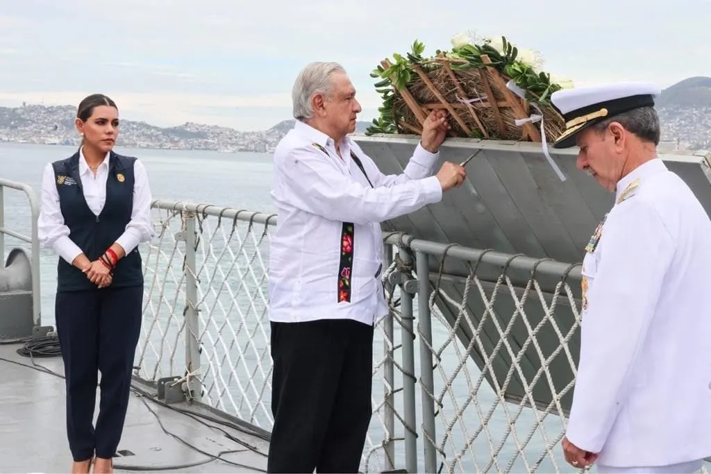 AMLO dedica Día de la Armada de México a víctimas de Otis en Acapulco