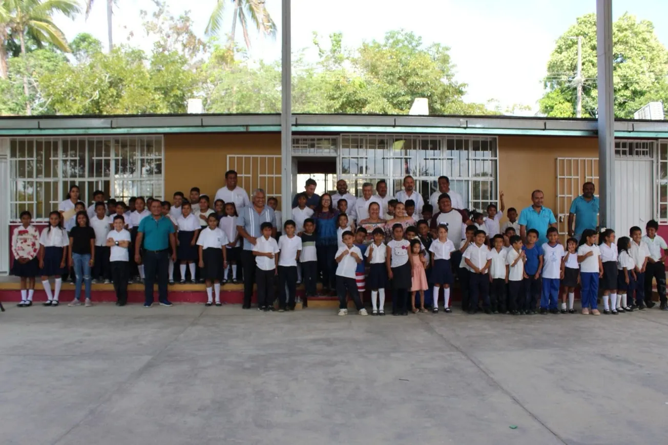 Regresan a clases 106 escuelas de comunidades rurales donde no hubo afectaciones por Otis