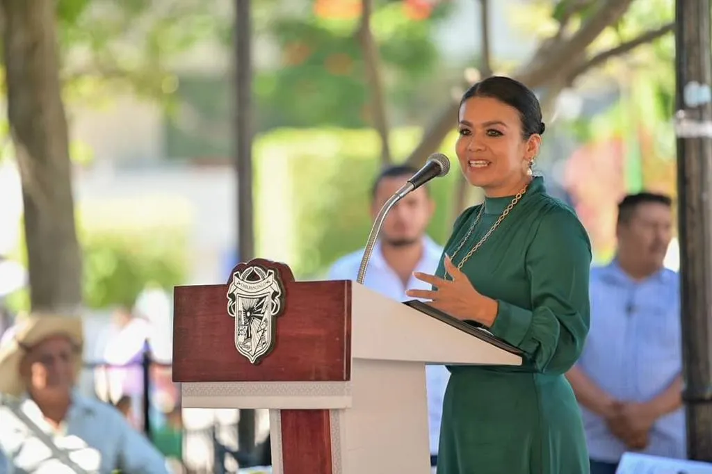 Inaugura Norma Otilia feria del libro en Chilpancingo