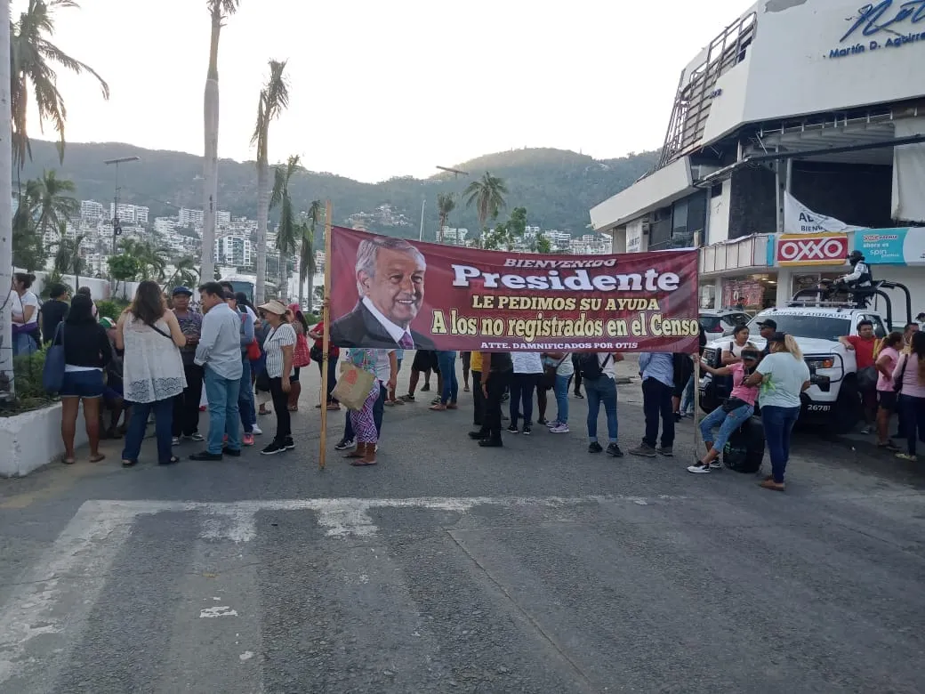 Damnificados bloquean la Base Naval para exigir ser censados y liberar recursos