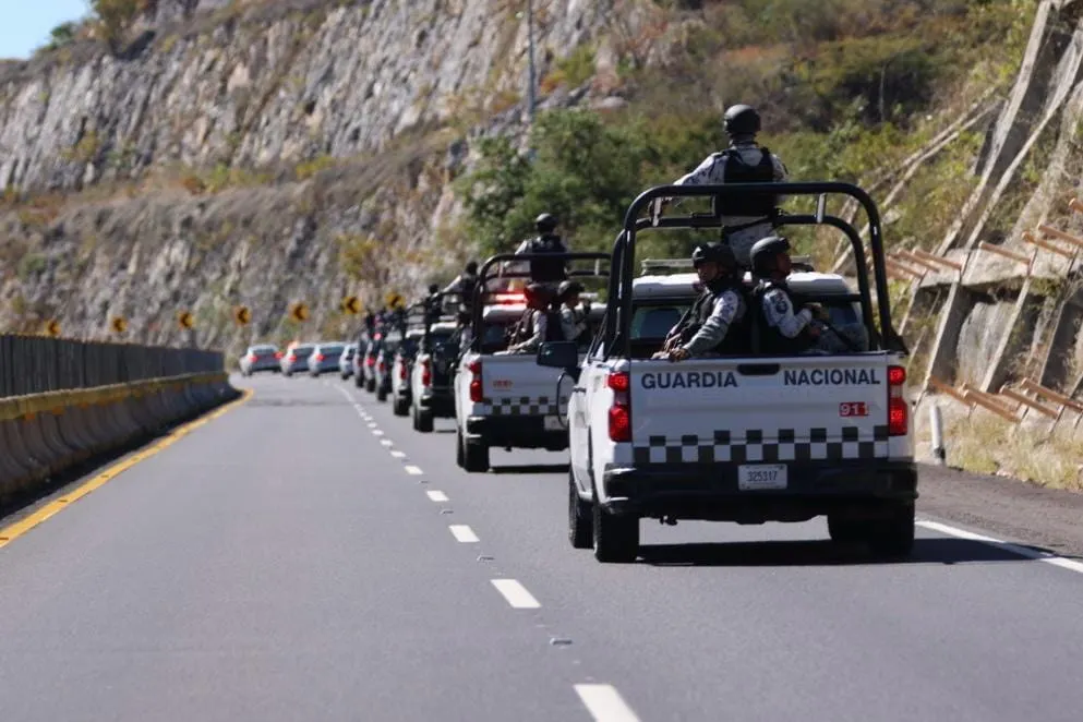 Despliegan operativo de la GN y policia en la Autopoista del Sol