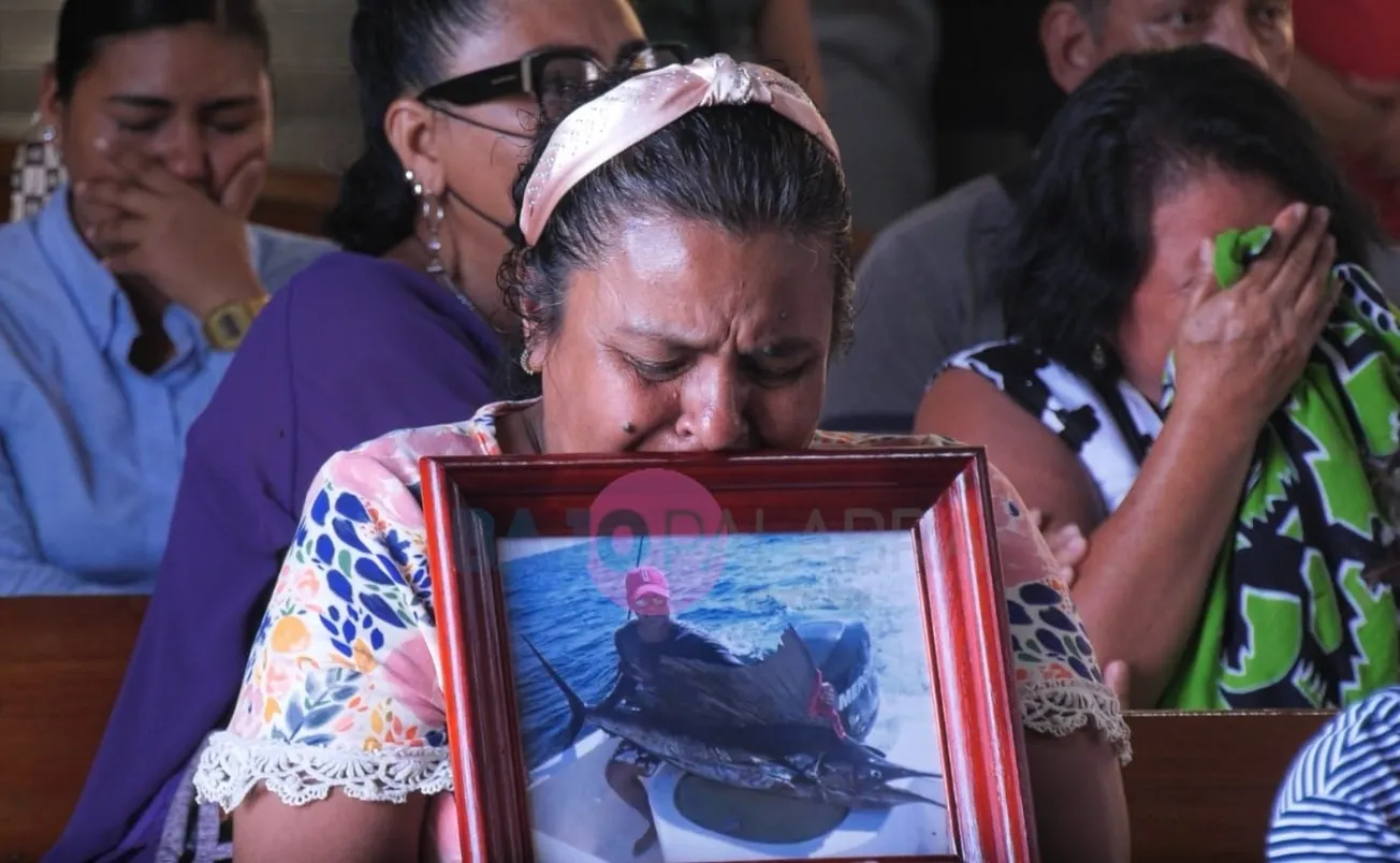 Buscan a víctimas de la destrucción, dolor, muerte y desaparición que dejó el ciclón.