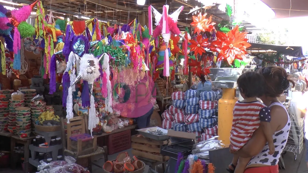 Posadas disparan ventas de artículos navideños en Acapulco