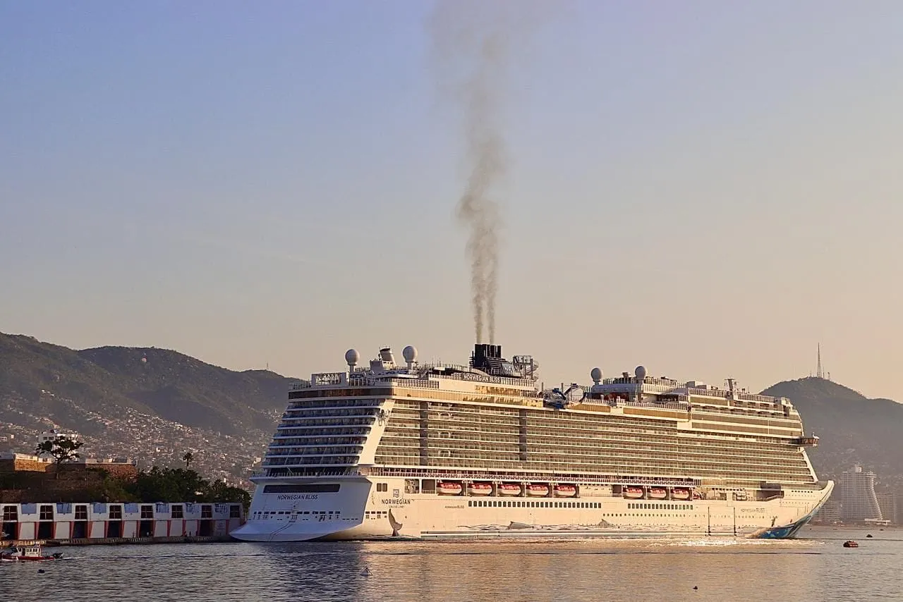 Llega el primer crucero a Acapulco, luego del huracán Otis