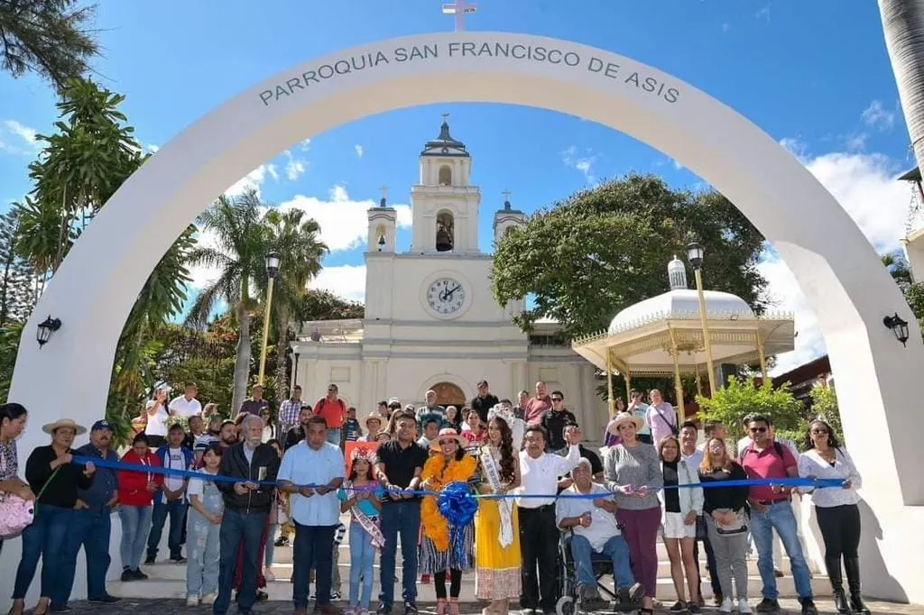 Rehabilitan las plazoletas de los tradicionales barrios de San Antonio y San Francisco