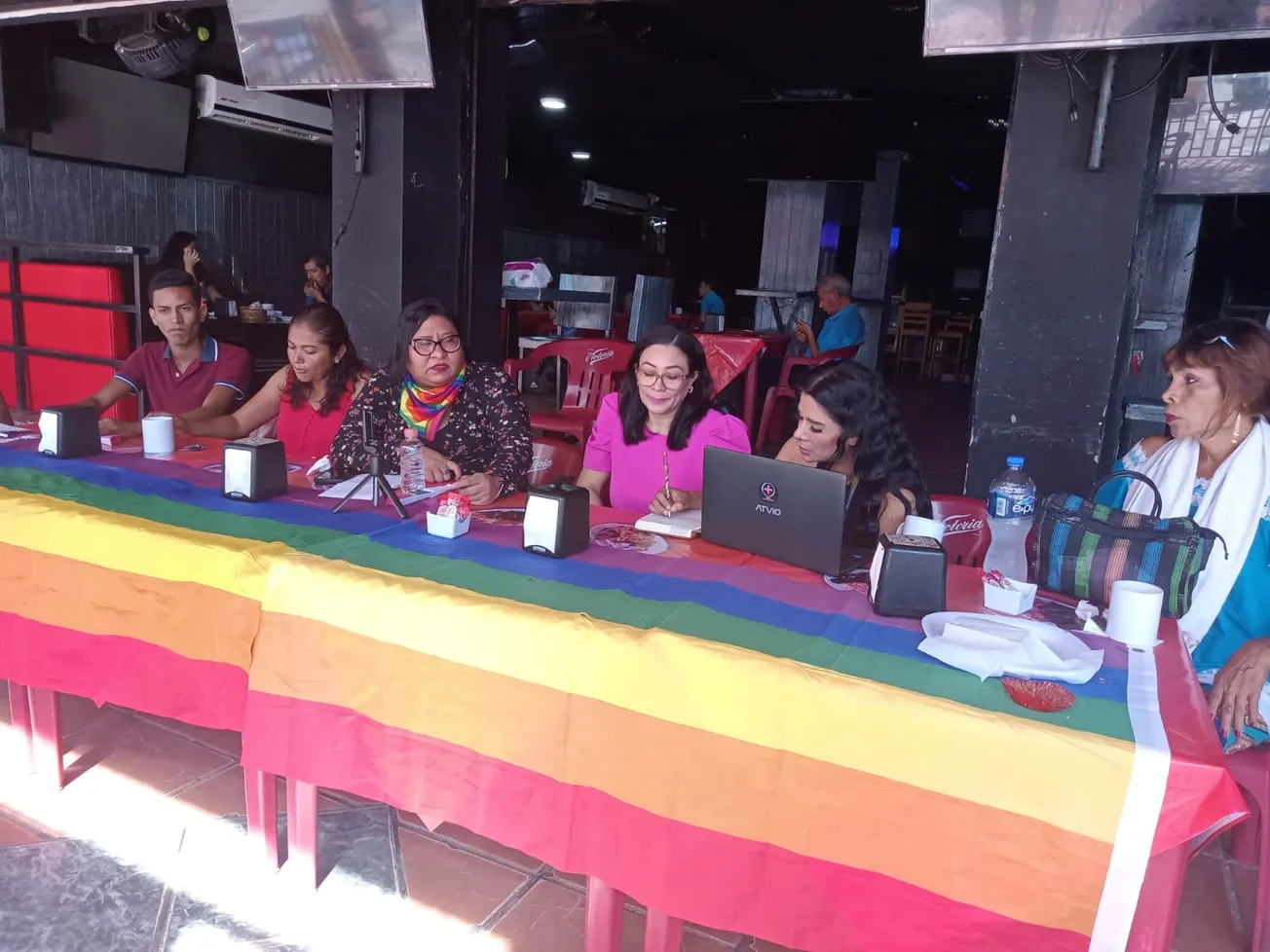 Acusa comunidad LGBTTTIQ+ discriminación en programa federal de ayuda por Otis