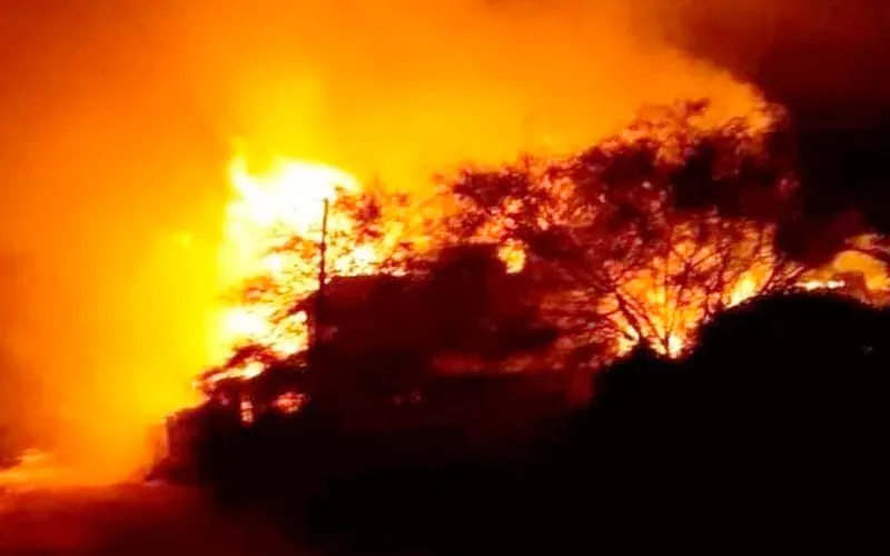Se incendia un aserradero en Tecpan, Guerrero