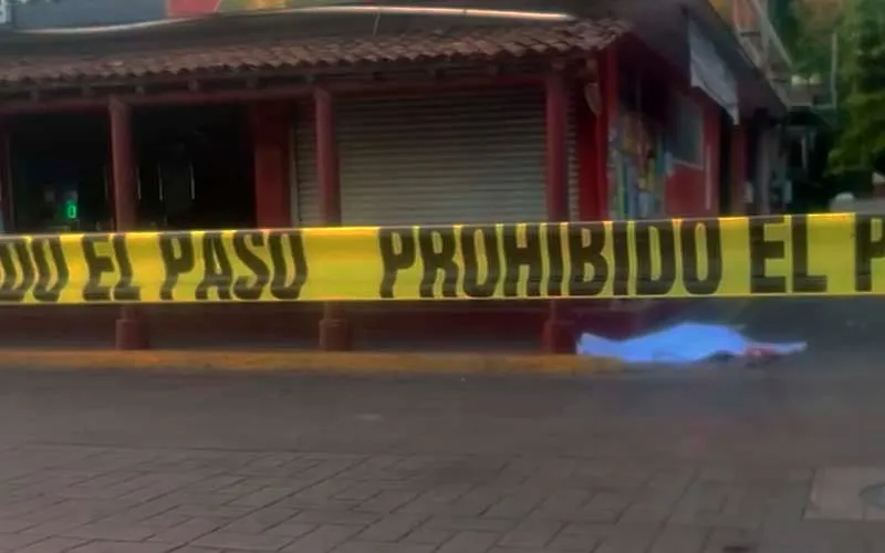 Ejecutan a un hombre en la avenida Morelos de Zihuatanejo