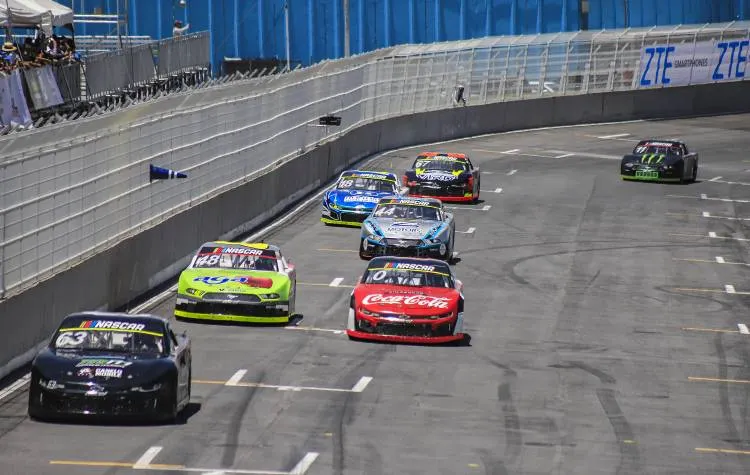 Construirán autódromo de NASCAR en Acapulco