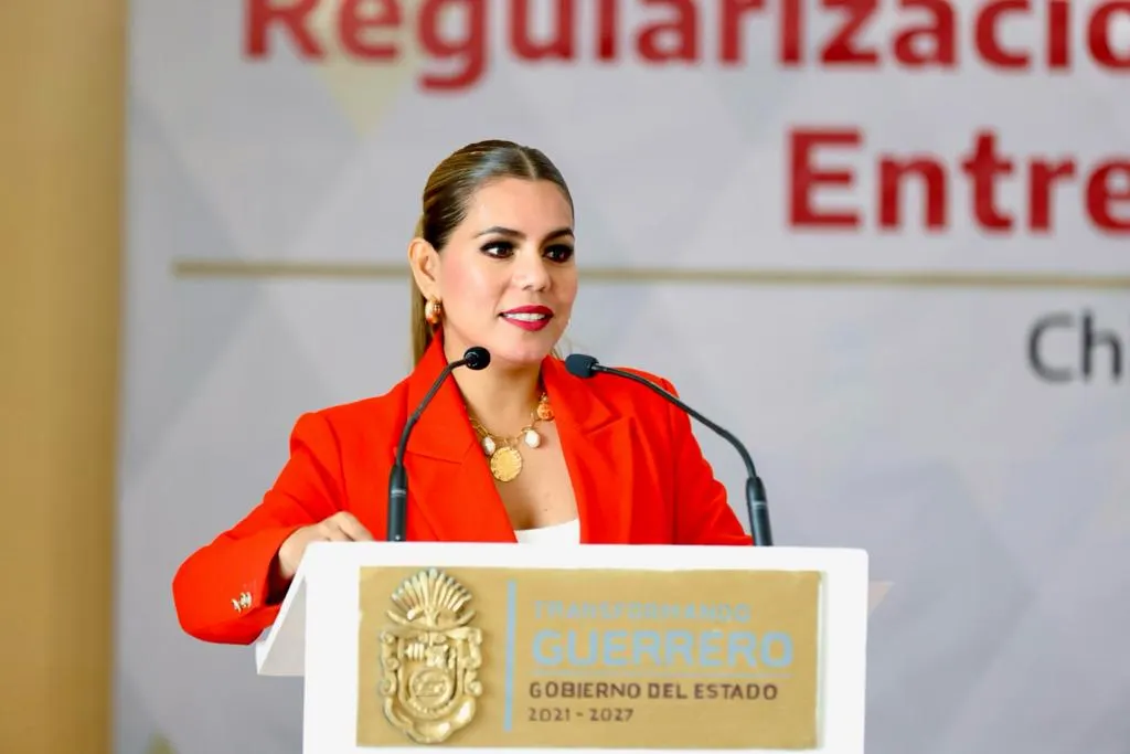 «La Educación es el único camino hacia la paz, el desarrollo y bienestar de Guerrero»: Evelyn Salgado