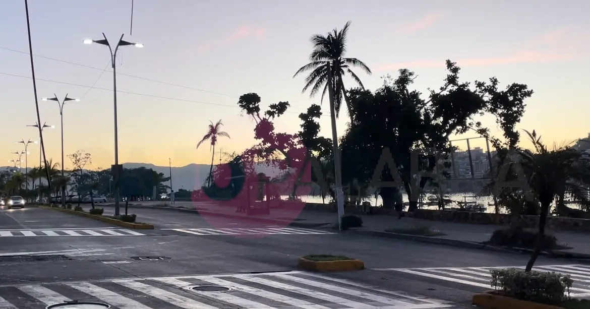 Amanece Acapulco sin transporte público en diversas colonias