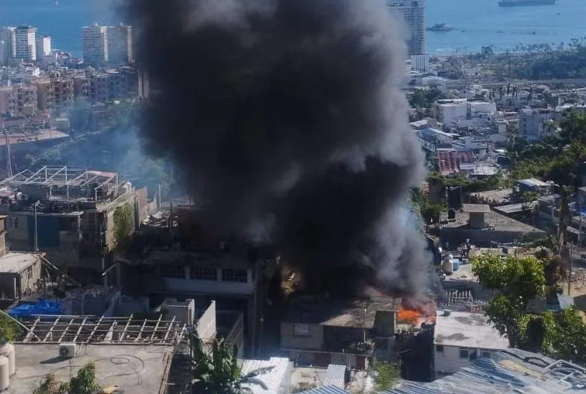 Se incendia casa en la Rodríguez Alcaine de Acapulco