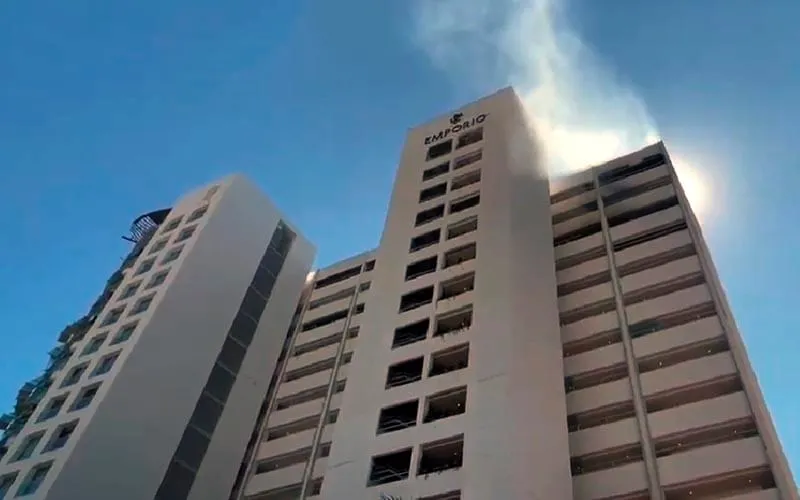 Se incendia un piso del hotel Emporio de Acapulco