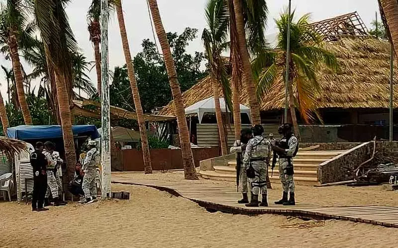 Ejecutan a un hombre en playa Las Hamacas de Acapulco