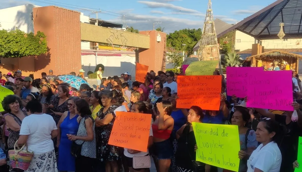 Protesta en Tecpan y exigen apoyos por tormenta Max