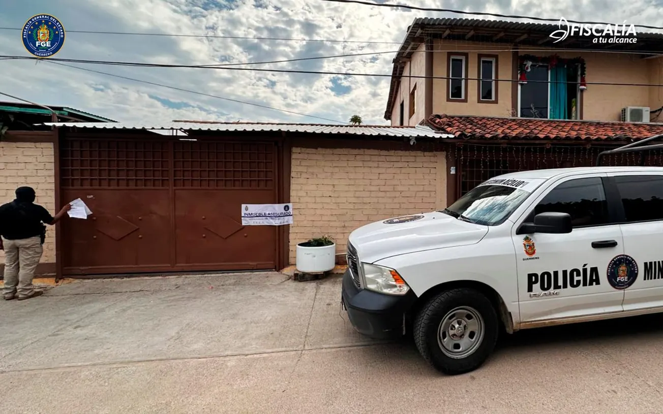 Asegura Fiscalía armas e inmuebles tras ataque en palenque de Petatlán